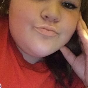 Meet your Posher, Chloe